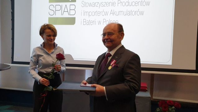 Jacek Bąk, założyciel AUTOPART-u odznaczony przez Prezydenta RP